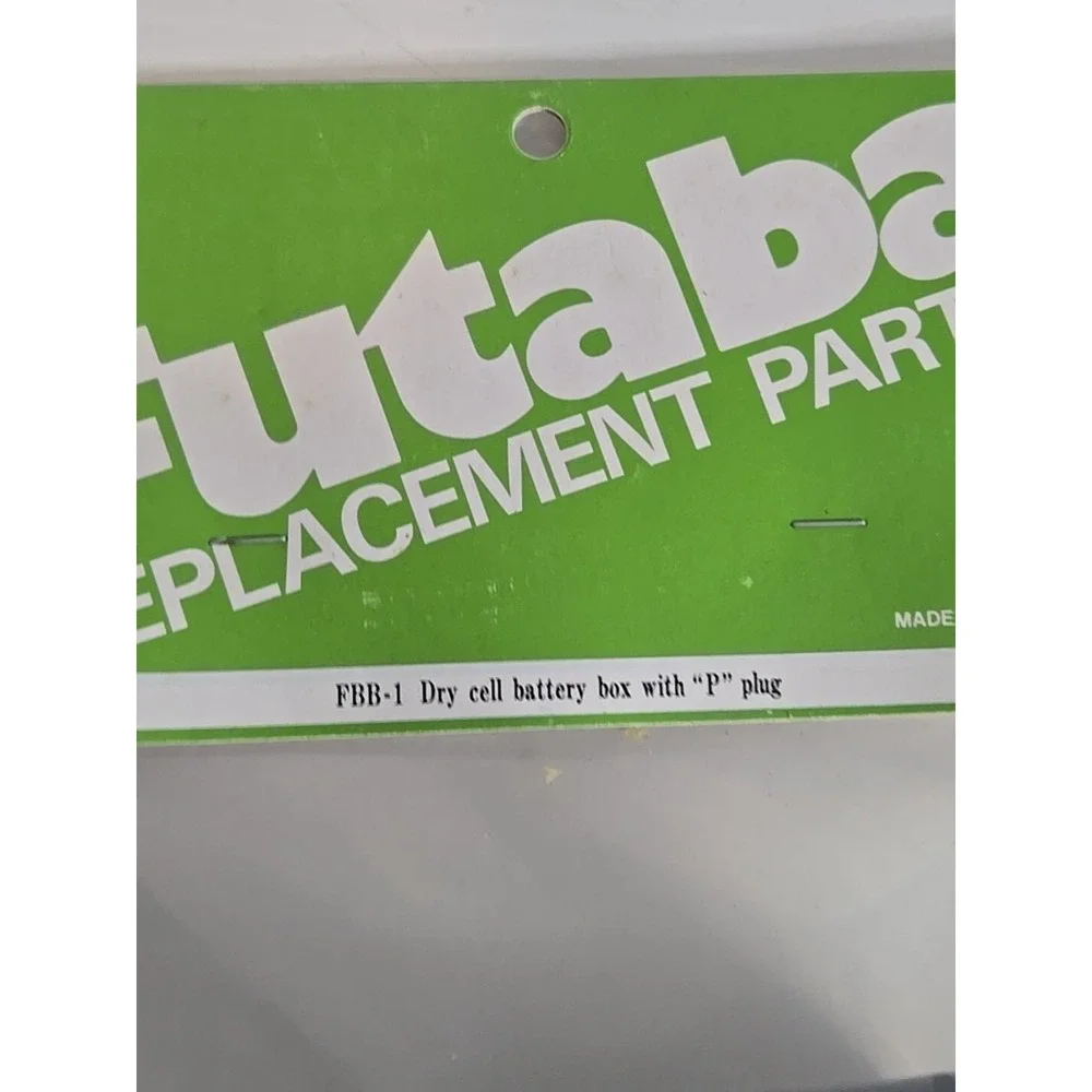 Futaba Replacement Parts FBB-1 Dry Cell Battery Box P Plug NEW‎